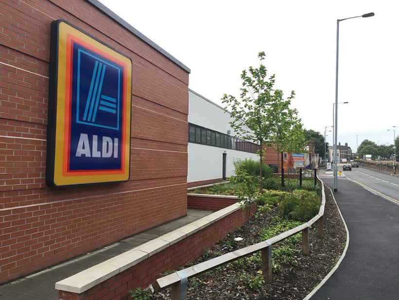 Newcastle-under-Lyme: Aldi, close to the Aldi on Blackfriars Road, Newcastle-under-Lyme