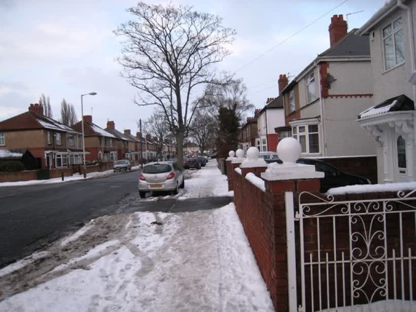 Geneva Road, Darlington Geneva Road is a typical suburban area of Darlington. The road itself provides a link between Neasham Road and the B6280 (Yarm Road). This photograph shows the section of Geneva Road near to its junction with Yarm Road. The picture was taken after a fall of snow in early January looking in a northerly direction towards the junction at Yarm Road., close to the Aldi on Yarm Road, Darlington