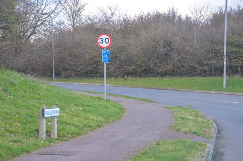 Buckingham : Embleton Way, close to the Aldi on Osier Way, Buckingham
