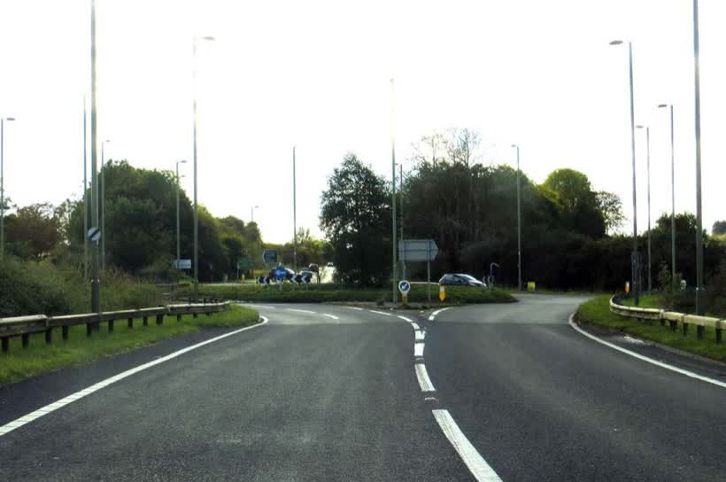 The A420 approaching the Faringdon roundabout, close to the Aldi on Henry Blake Way, Faringdon