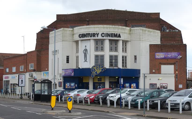 Century Cinema (Picturedrome), 129 Pier Avenue, Clacton-on-Sea, Essex, England, CO15 1NJ, UK. The RAW file for this image was loaded into SILKYPIX Developer Studio 3.1 SE, it was cropped, then saved as a jpg., close to the Aldi on Pier Avenue, Clacton-on-Sea