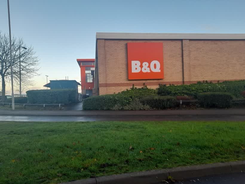 B&Q on Dallow Road, Luton, close to the Aldi on Dallow Road, Luton
