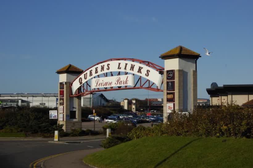 Entrance Arch to Queen's Links, close to the Aldi on Links Road, Aberdeen