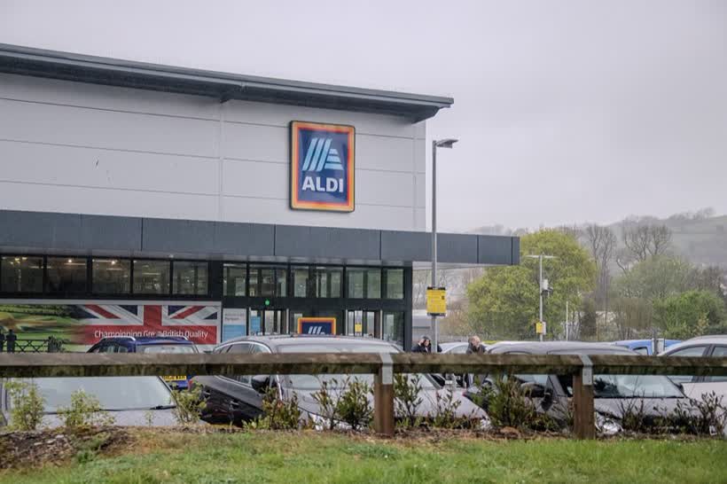 Plymouth : Plympton - Aldi, close to the Aldi on Galileo Close, Plympton